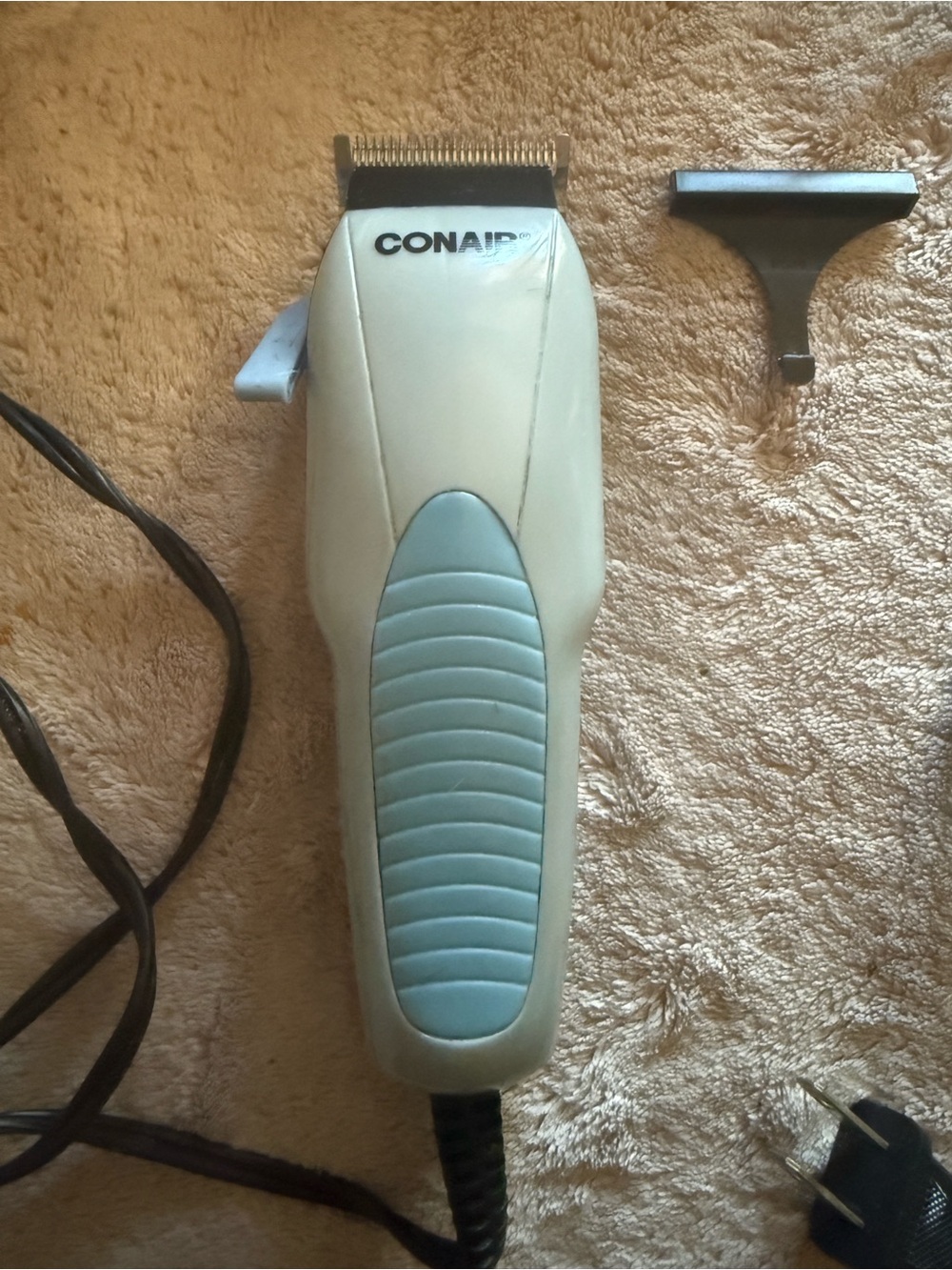 Conair Men’s Corded Hair Clipper in Cream and Light Blue